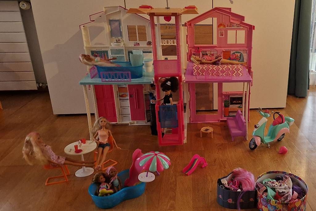 Bambole: Barbie Stadtvilla und Roller – Usato da Wangen an der Aare venduto da Lupo760