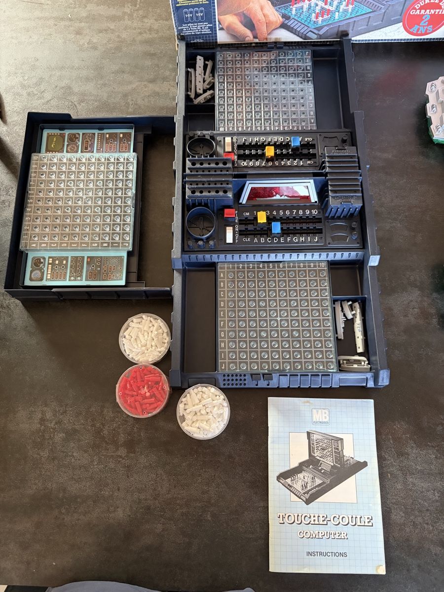 Giochi: 2 versions du Jeu Touche-Coulé Computer MB – Usato da Vallamand venduto da Bricbracbroc82 1
