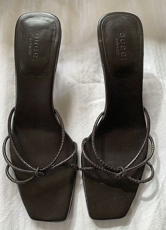 Sandales en cuir marron de Gucci (T.36)