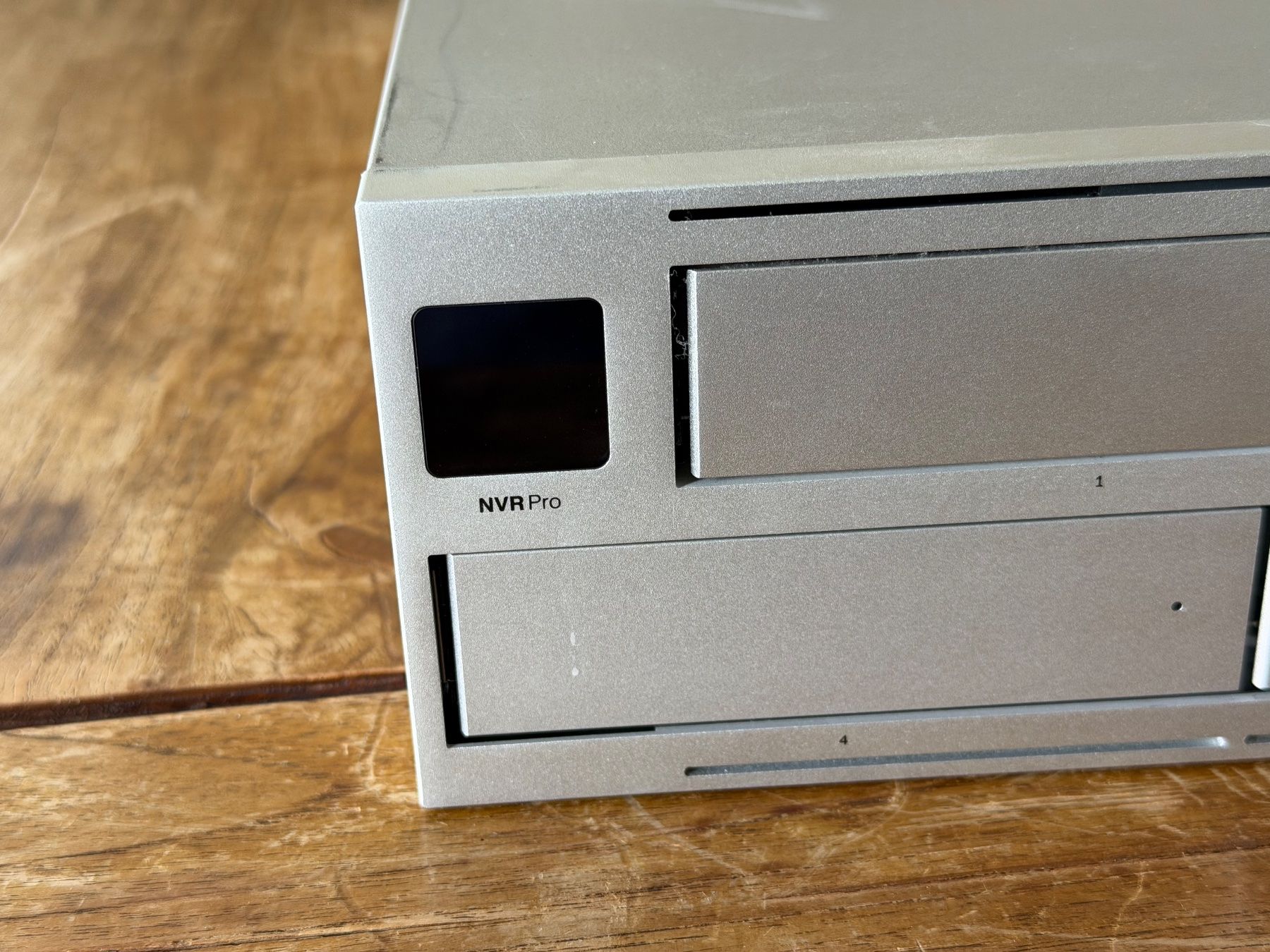 Ubiquiti Server: Unifi Protect - Network Video Recorder Pro inkl. 18TB HD – Usato da Küsnacht ZH venduto da schnizzle 2