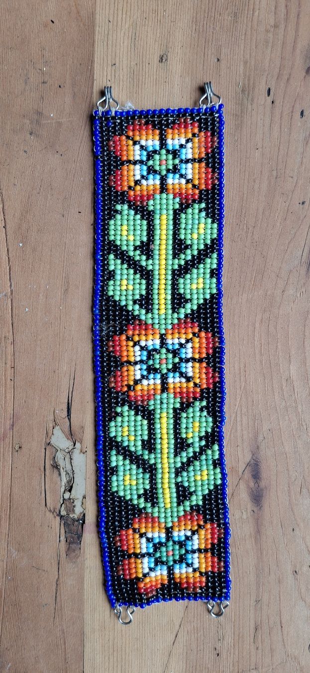 Bracciali & Braccialetti: wunderschönes Armband mit Blumenmuster, huichole – Usato da Brienz BE venduto da mondchatz1