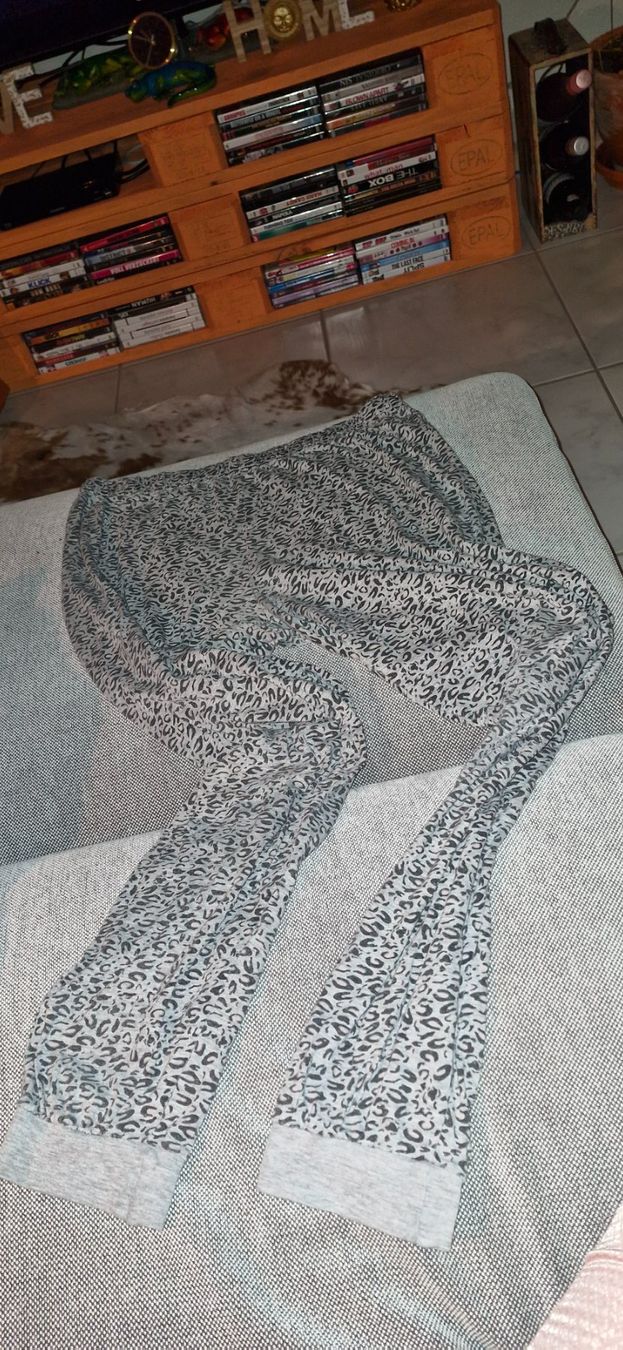 Ellen Amber Negligees & Pigiami: Schlafanzug Katzenmuster – Usato da Zell ZH venduto da Eva-Jana 1