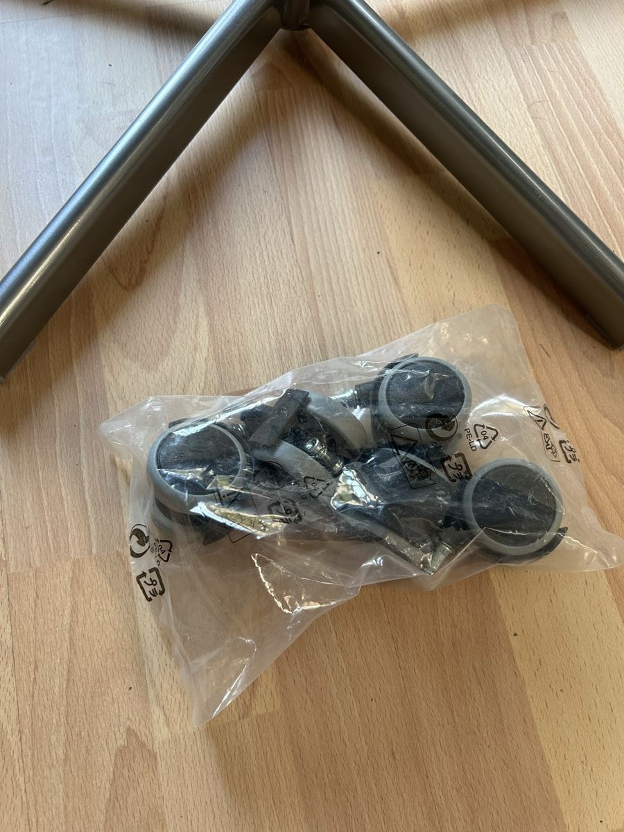 Ikea Poltrone: IKEA Drehsessel inkl Rollen – Usato da Wettingen venduto da joe_6ylf 2