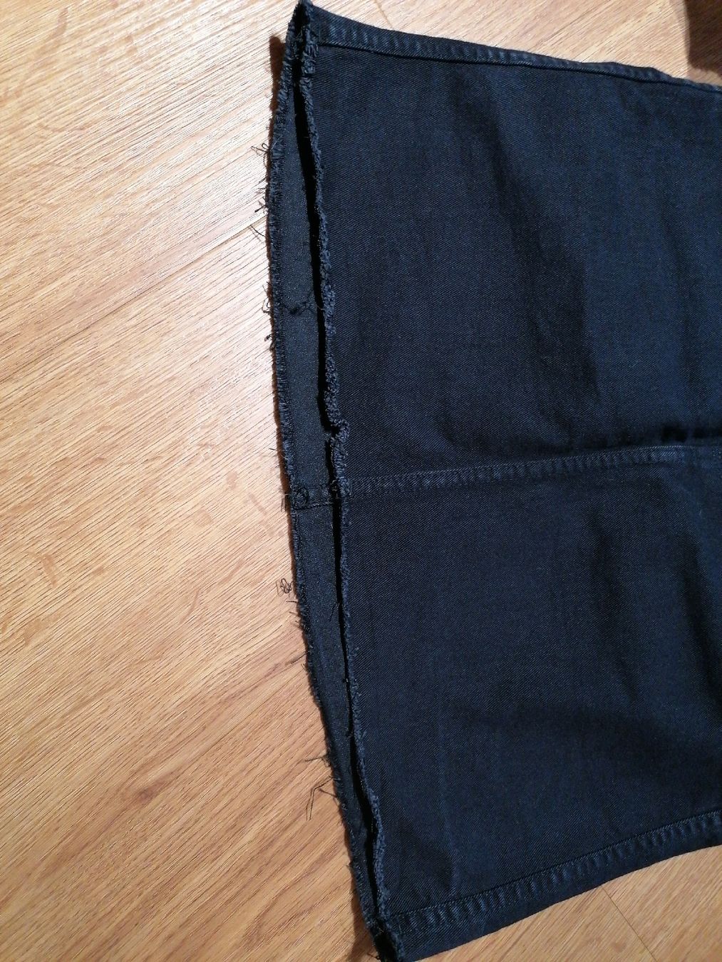 H&M Gonne: Schwarzer Jeansrock von H&M – Usato da Leuk-Stadt venduto da See_Lin 3