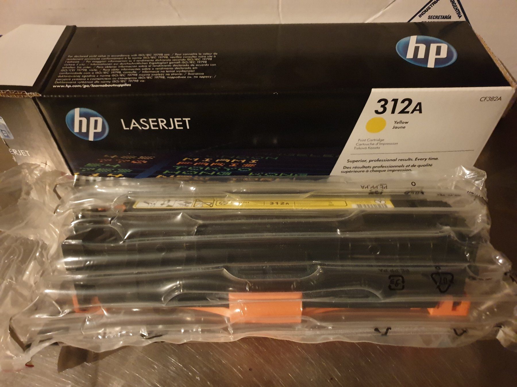 Hewlett Packard Cartucce per stampanti & toner: HP 312A  (CF382A) – Nuovo e nell'imballaggio originale da Ecublens VD venduto da Netfinity 1