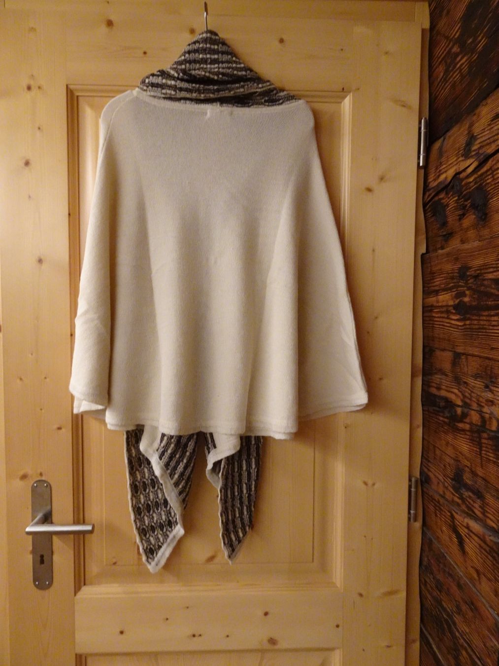 Sonstige Damenmode: Sol Alpaca Poncho beige-braun - Einheitsgrösse - 426255 – Gebraucht aus Küssnacht am Rigi von Good4Deckeli 2