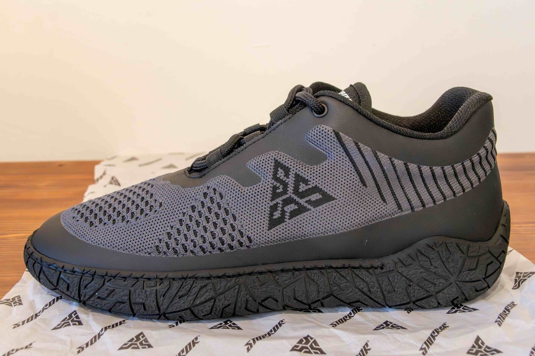Scarpe da uomo: STORROR TECH TENS - Parkour-Schuh, schwarz Gr.44 – Nuovo e nell'imballaggio originale da St. Gallen venduto da tom-86