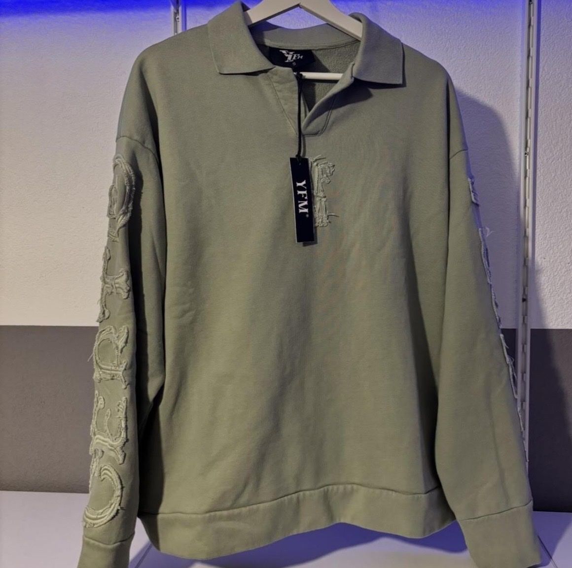 Pullover & Sweatshirts: YFM – Neu (gemäss Beschreibung) aus Küttigen von Hedimia