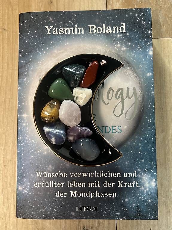 Libri: Buch und Mondschale mit 9 Heilsteinen – Usato da Urdorf venduto da Marybyii 3