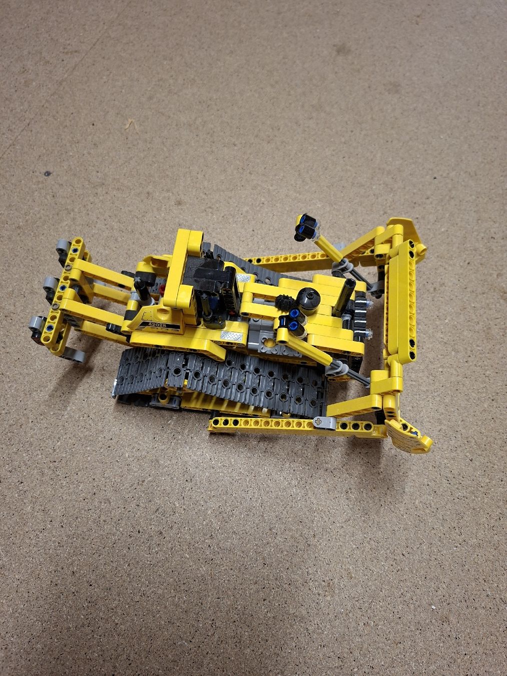 Lego Kit di costruzioni: Bulldozer 42028 Lego Technik – Usato da Büsserach venduto da Grenzstein 2