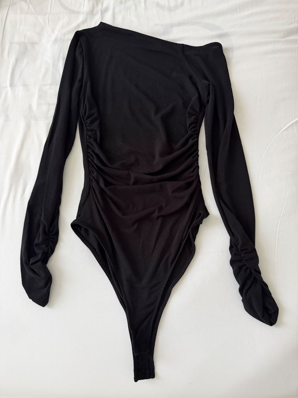 Zara Top: Schulterfreier schwarzer Body – Usato da Zürich venduto da nat_9yf2