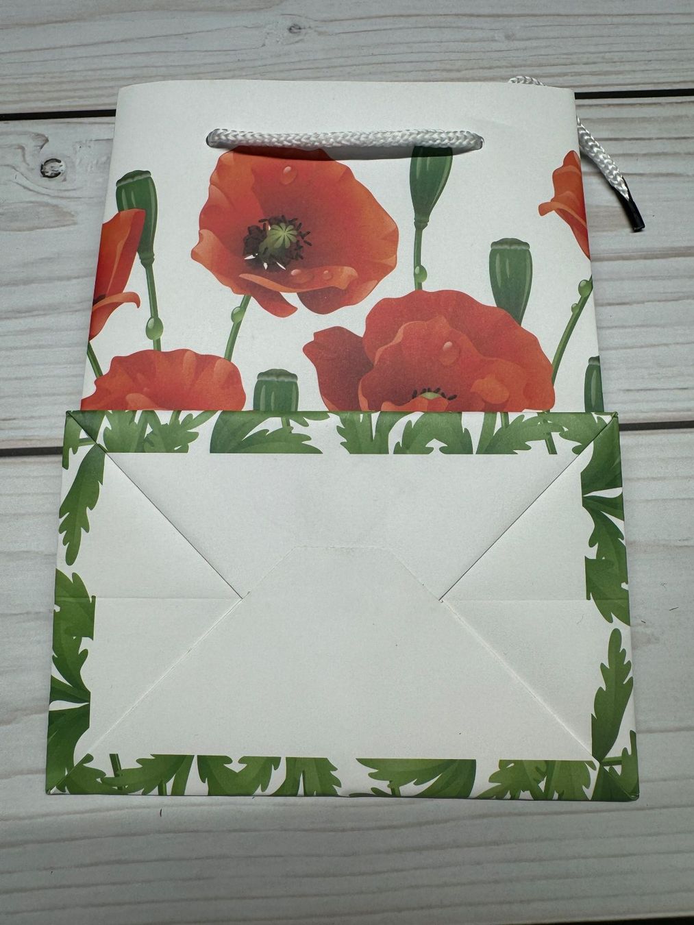 Papier: Geschenktüte Mohnblumen / H – D'occasion à Neukirch (Egnach) par muolen 1