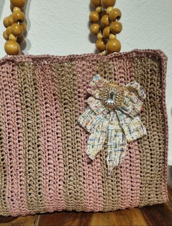 Stylische selbst gemachte Tasche aus Raffia, 70er Jahre