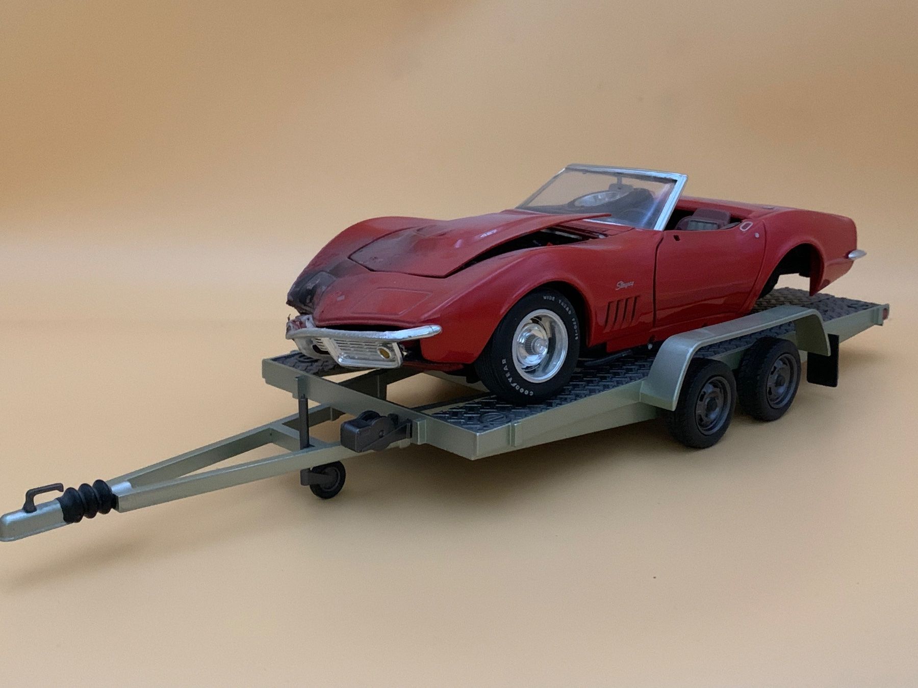 Chevrolet Modellini d'auto: 1969 Wrecked Corvette + Trailer 1:18 – Usato da Epautheyres venduto da LordSkull 1