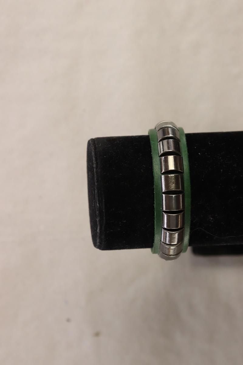 Sonstige Accessoires für Damen: Liebeskind Berlin Schmuck grün – Gebraucht aus Neustadt an der Waldnaab von SecondLifeFashion