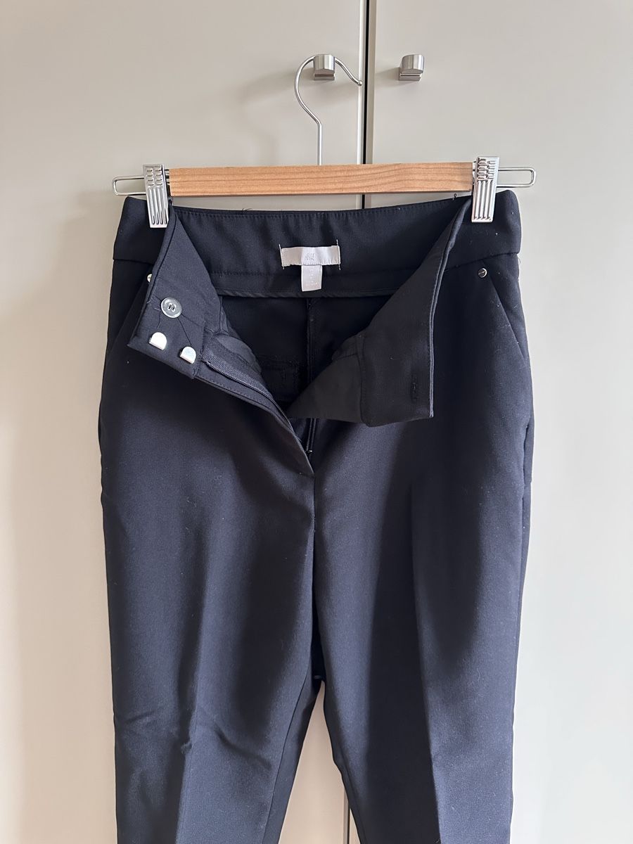 H&M Pantaloni: Schwarze Hose von H&M, Größe 36 – Usato da Rüschlikon venduto da elc_6lp9 3