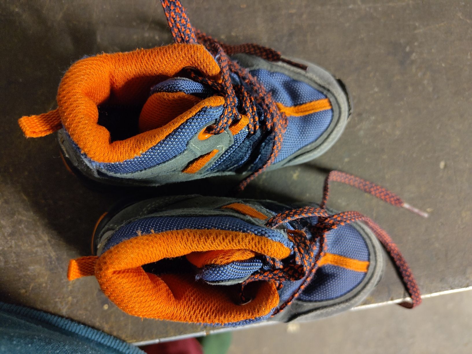 Everest Scarpe per ragazzi: Everest Wanderschuhe blau/orange, Gr. 24 – Usato da Däniken SO venduto da Lu-Tze 1