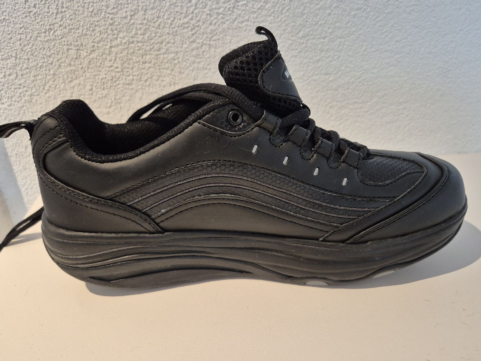 Scarpe da uomo: Walkmaxx Freizeitschuhe Gr. 43 schwarz – Usato da Hefenhofen venduto da GSC99 3