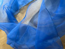 Eleganter, glänzender Foulard - Kräftiges Blau - wie neu