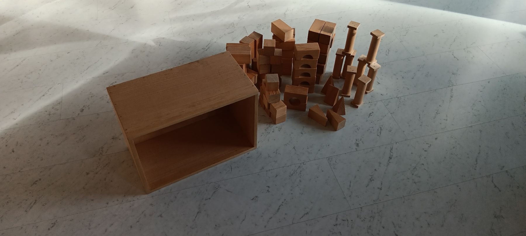 Giocattoli: Holzklötzli mit Holzkiste – Usato da Seuzach venduto da jennifer05 5