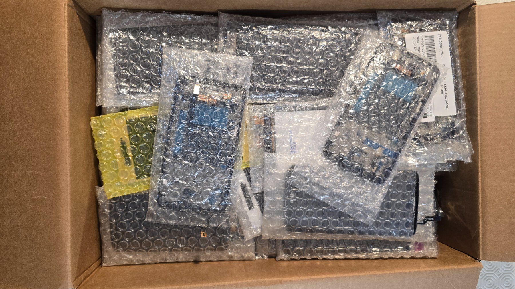 Telefoni cellulari / Smartphones: À vendre LCD, châssis et capots arrière neufs – Usato da Renens VD venduto da MTD2211 3