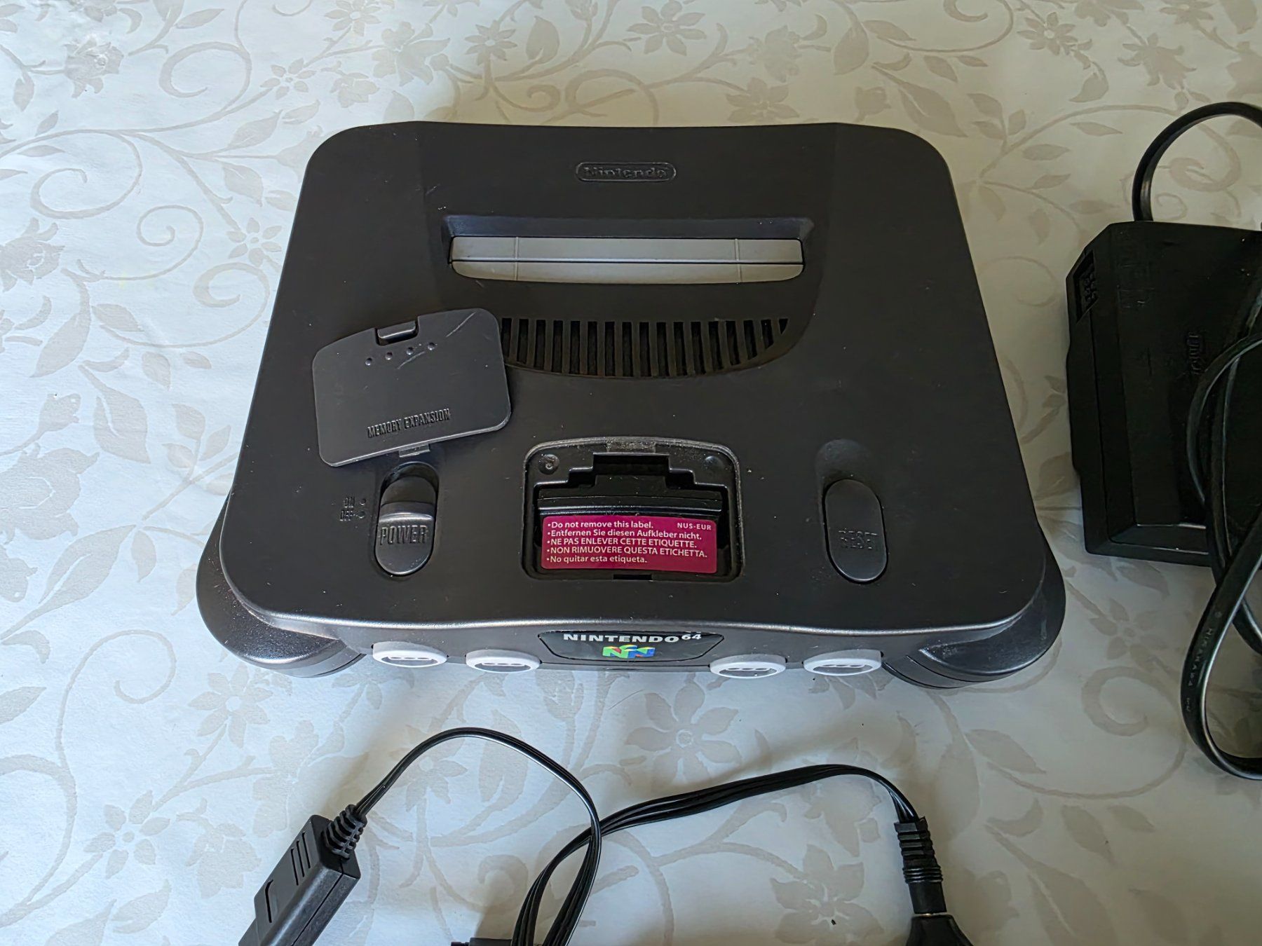 Nintendo Console: Console Nintendo 64 Grise (N64) Testée + Manette & Câbles – Usato da Genève venduto da luc_qhh2 1