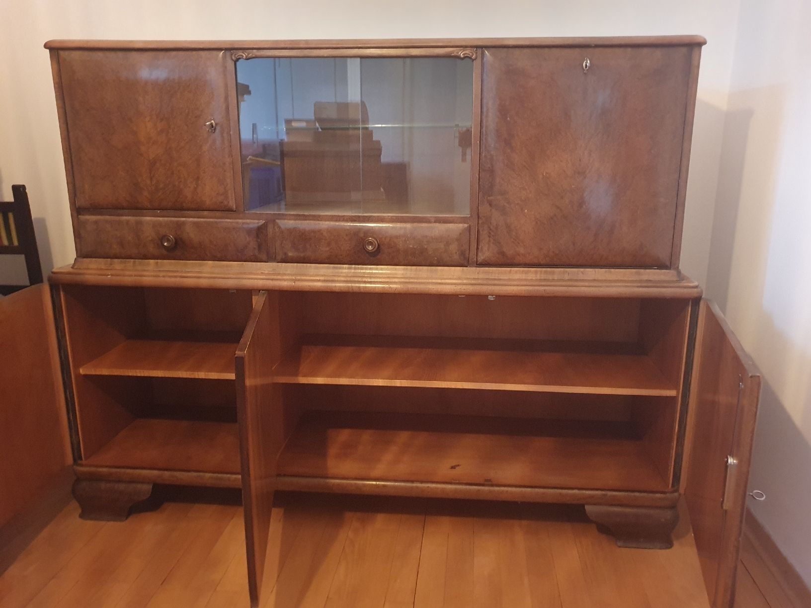 Credenze: Büffet aus Holz im Vintagelook – Usato da Luzern venduto da Corueegsegger 2