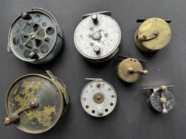 Antike Metall Fischer Rollen diverser Grössen