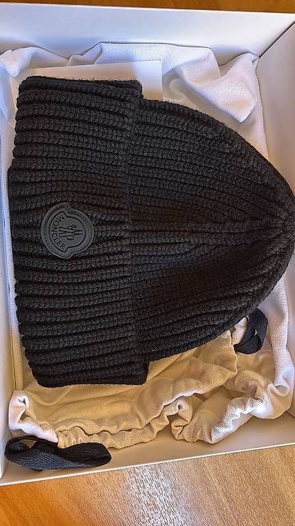 Chapeaux, bonnets & casquettes: Cuffia Moncler  – D'occasion à Riva San Vitale par ame_rtg5 2