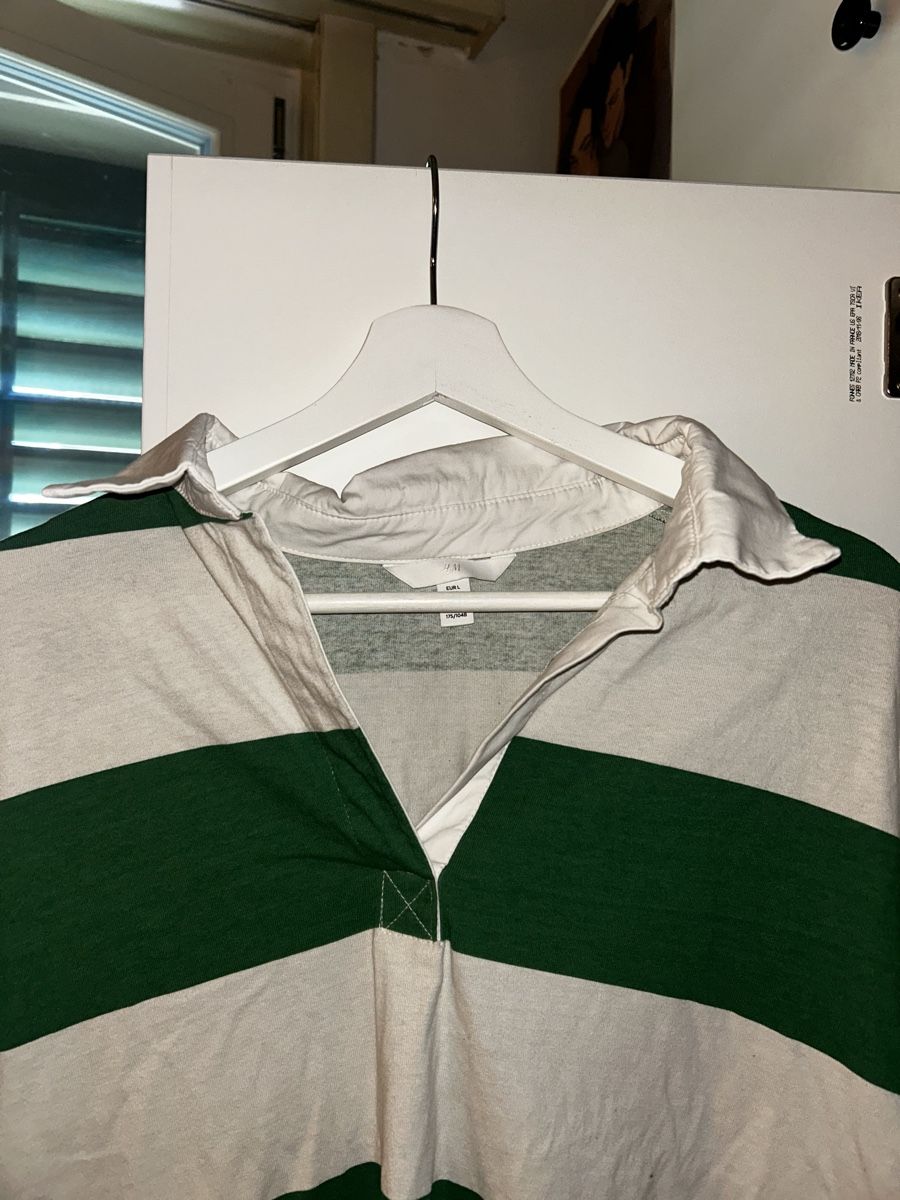 H&M Pulls & Sweat-shirts: Longsleeve – D'occasion à Pfäffikon ZH par Proganeer 1