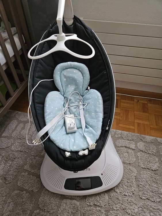 4moms Sdraiette & Sdraiette a dondolo: 4moms MamaRoo Babyschaukel – Usato da Riehen venduto da ledaanton