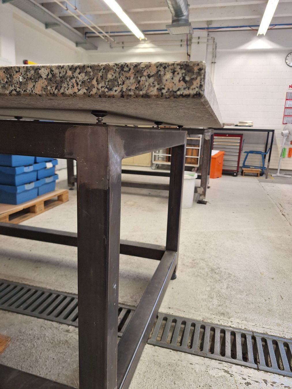 Piatti di portata: 2x Granitplatte Naturstein poliert – Usato da Frauenfeld venduto da Verein_Murghof 6