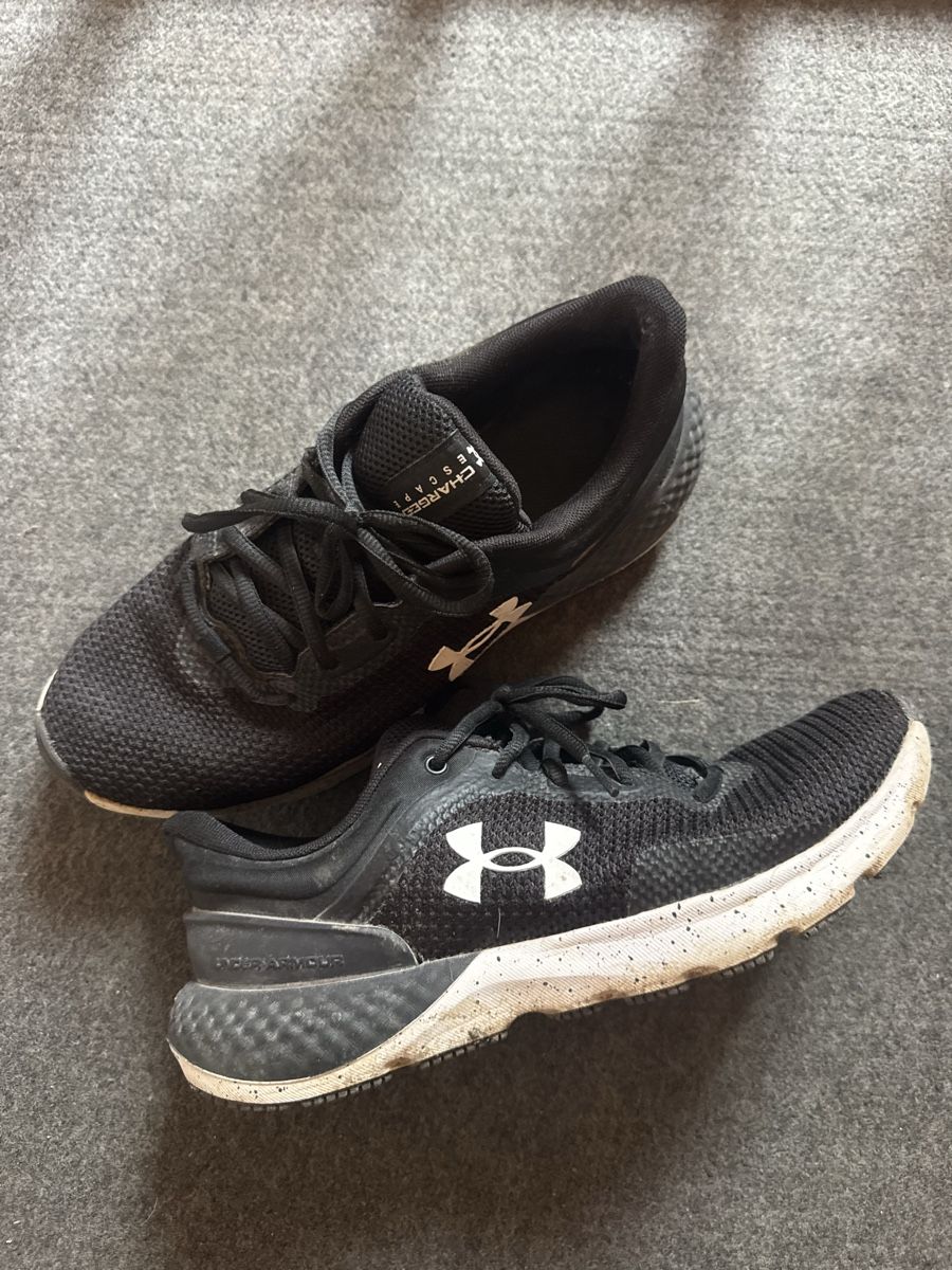 Under Armour Chaussures femmes: Running Shoes Underarmour – D'occasion à Otelfingen par mar_sy7r