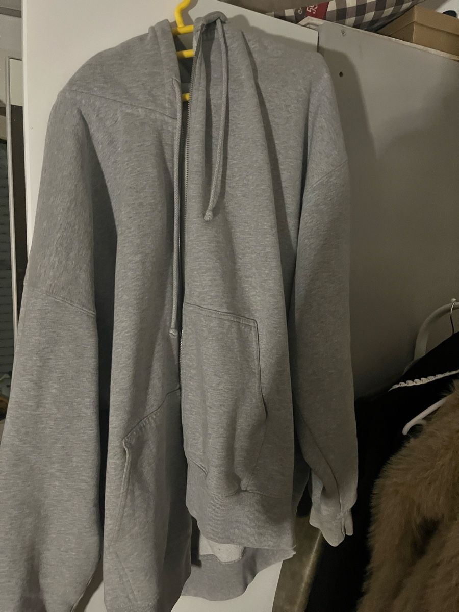 Brandy Melville Vestes: Brandy Melville Zip-Hoodie – D'occasion à Winterthur par tho_76b7