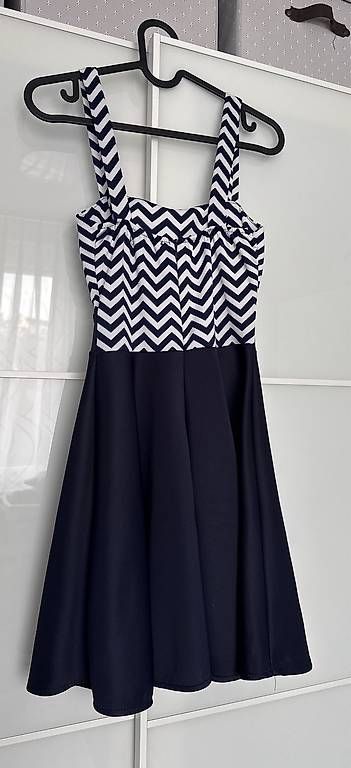 Robes: Sommerkleid – D'occasion à Würenlingen par agn_xs7b 1