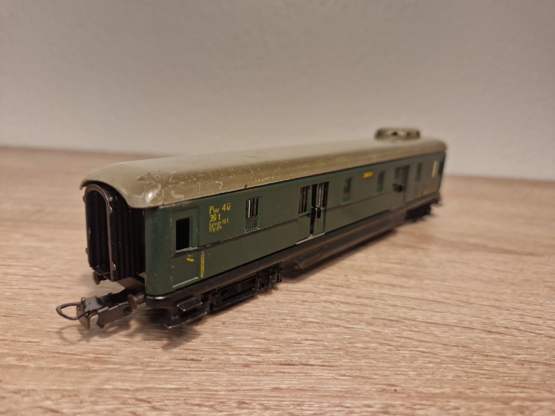 Märklin Modellini di ferrovie: Märklin 346/4 Wagon restauré H0 (2) – Usato da St-Aubin-Sauges venduto da Lo_Go 3