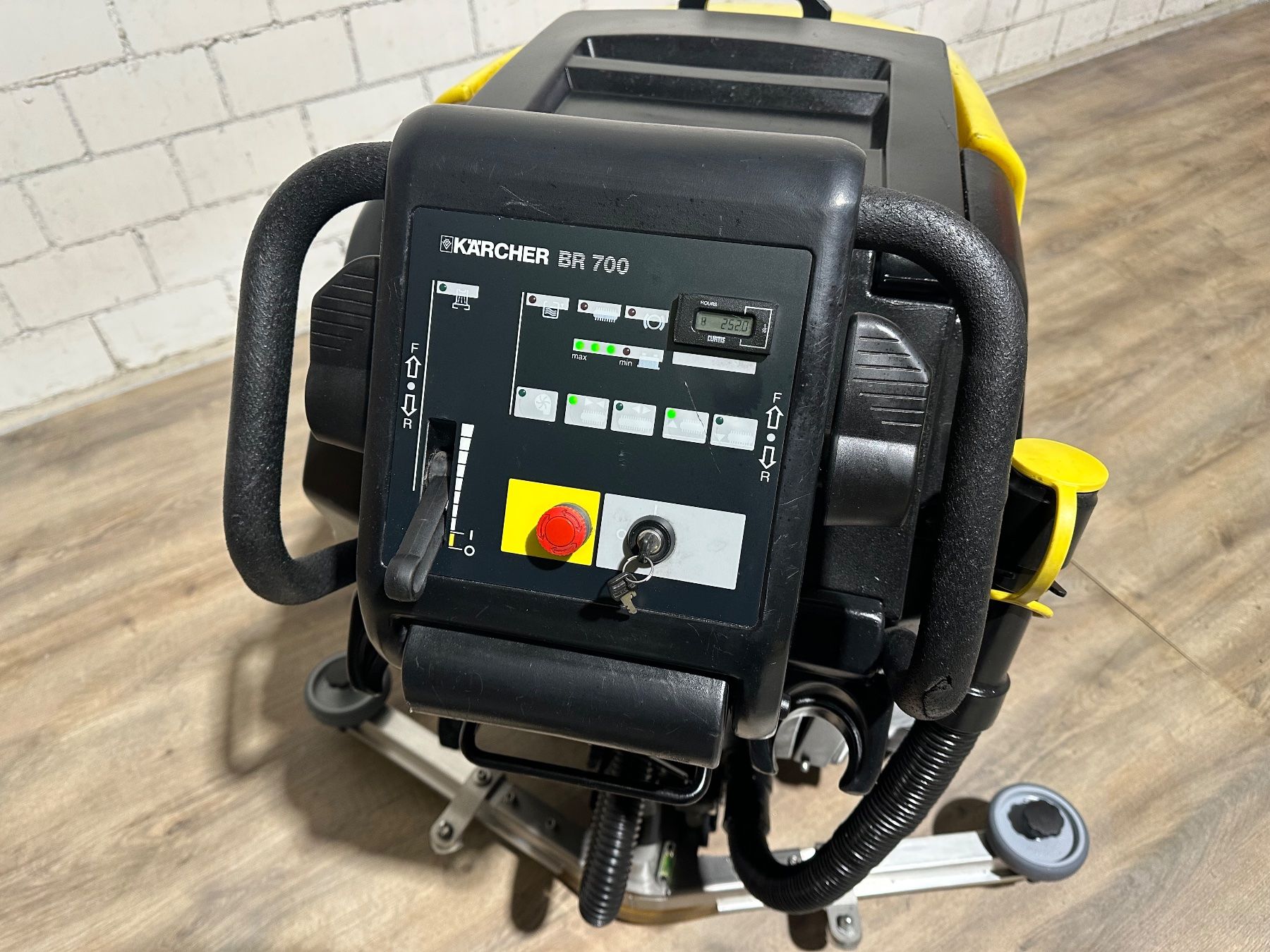 Kärcher Tutte le macchine: Kärcher BR 700 Neuw. Batterien Taski – Usato da Bettwiesen venduto da chili1 3