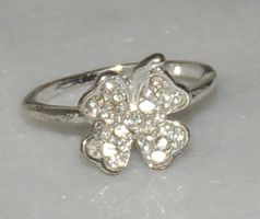 SCHÖNER RING BLÜTE ZIRKONE FLORALES DESIGN VERSILBERT 54