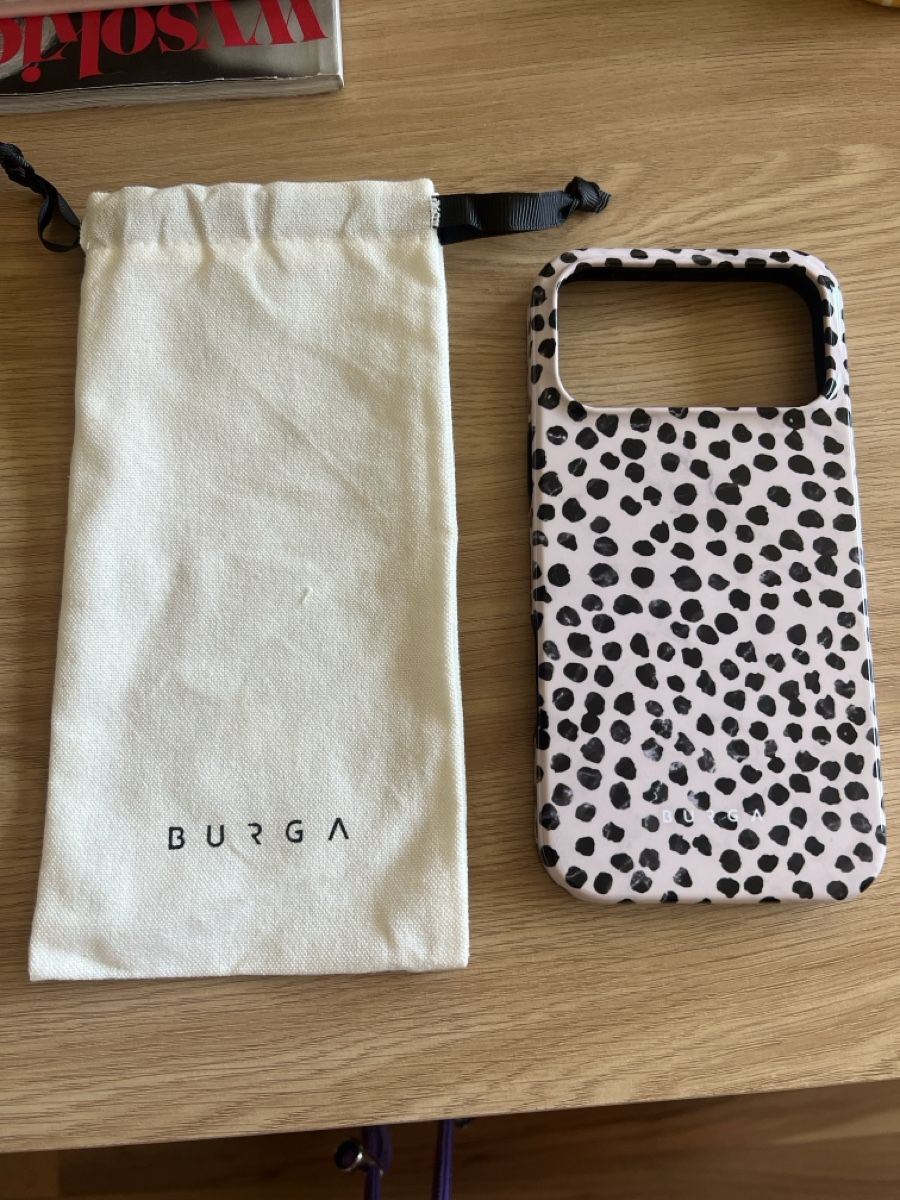 Coques & Protection écran: BURGA iPhone 17 Pro Max Case | Original Pouch Included – Neuf avec emballage d'origine à Zurich par Aleksandra_st