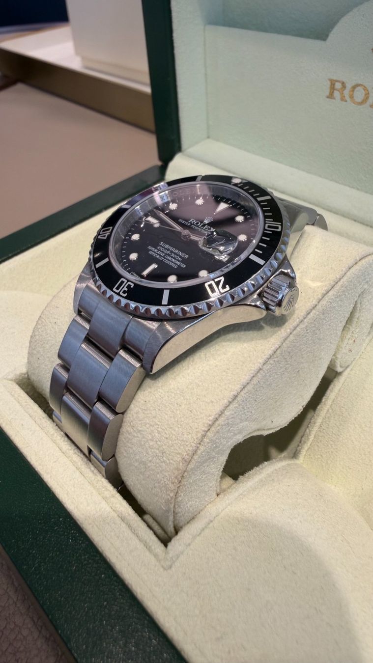 Rolex Montres: Rolex Submariner 16610 Full set 2008 – D'occasion à Randogne par 2G1909 2