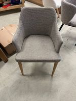 Kave Home Armlehnstuhl Croft Chenille braun