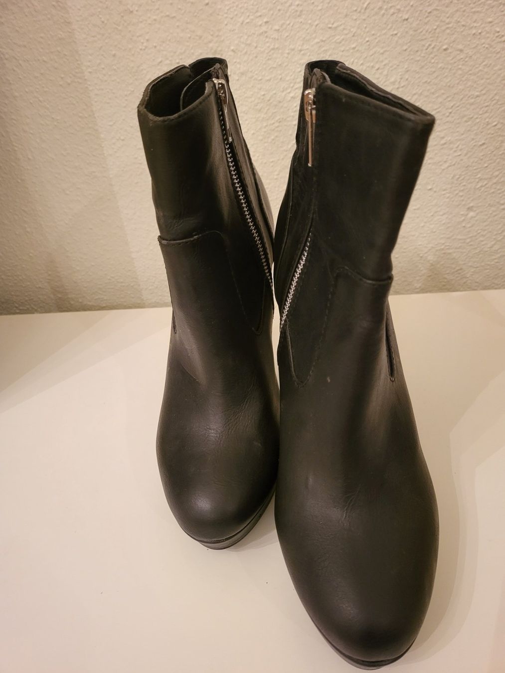 Scarpe da donna: Even&Odd Plateau-Stiefeletten – Usato da Basel venduto da sci_67ms