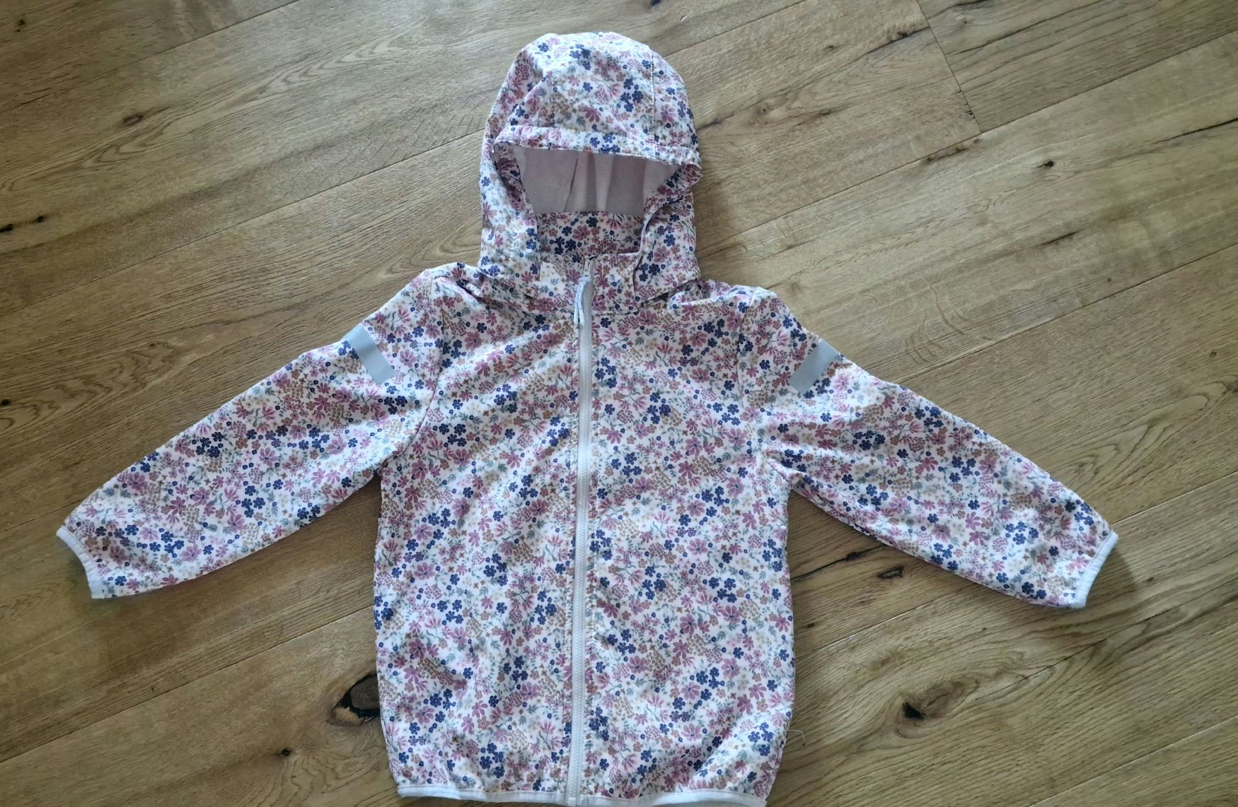 H&M Giacche & Cappotti: Softshell H&M 110/116 – Usato da Emmenbrücke venduto da Nadmorebiti