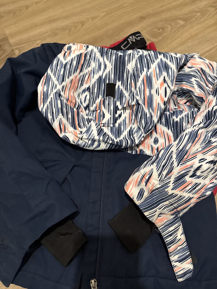 Lotti & Set di vestiti: Mädchen schneeanzug 128 – Usato da Adliswil venduto da Sale12 4