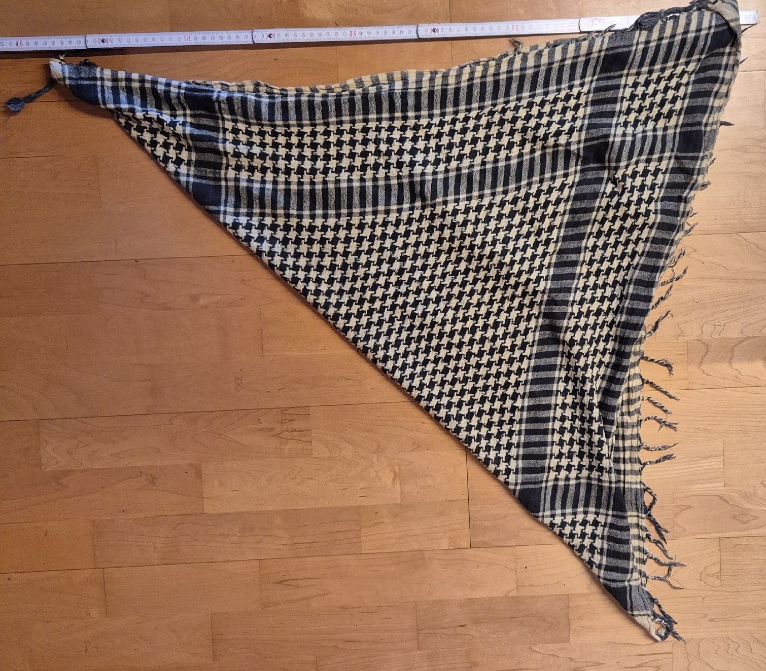 Foulards, Tücher & Schals: Halstuch, cam 85/85 cm. Gebraucht – Gebraucht aus Halten von GiMu.84 1