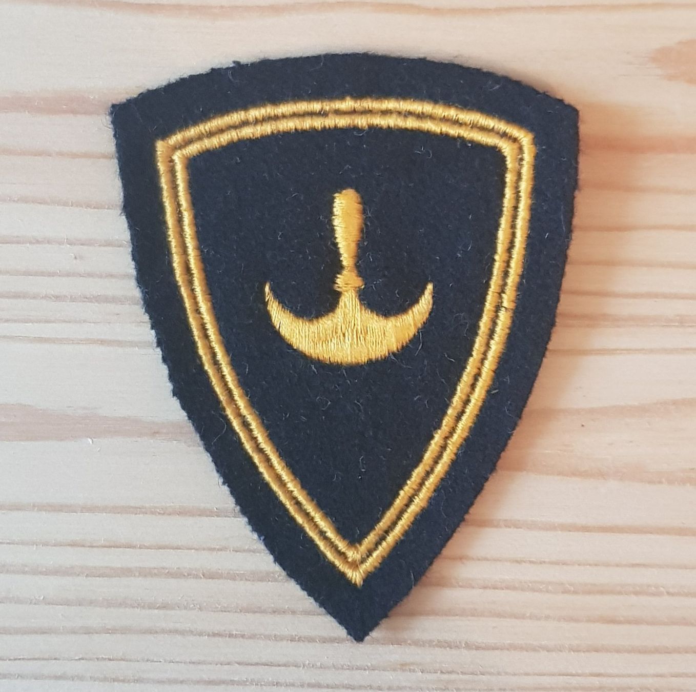Schweizer Armee Plaketten & Abzeichen: Auszeichnung Sattler - Schweizer Armee – Gebraucht aus Bern von Collins2
