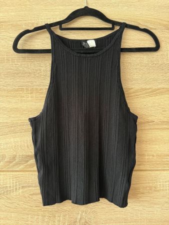 Crop top noir chic