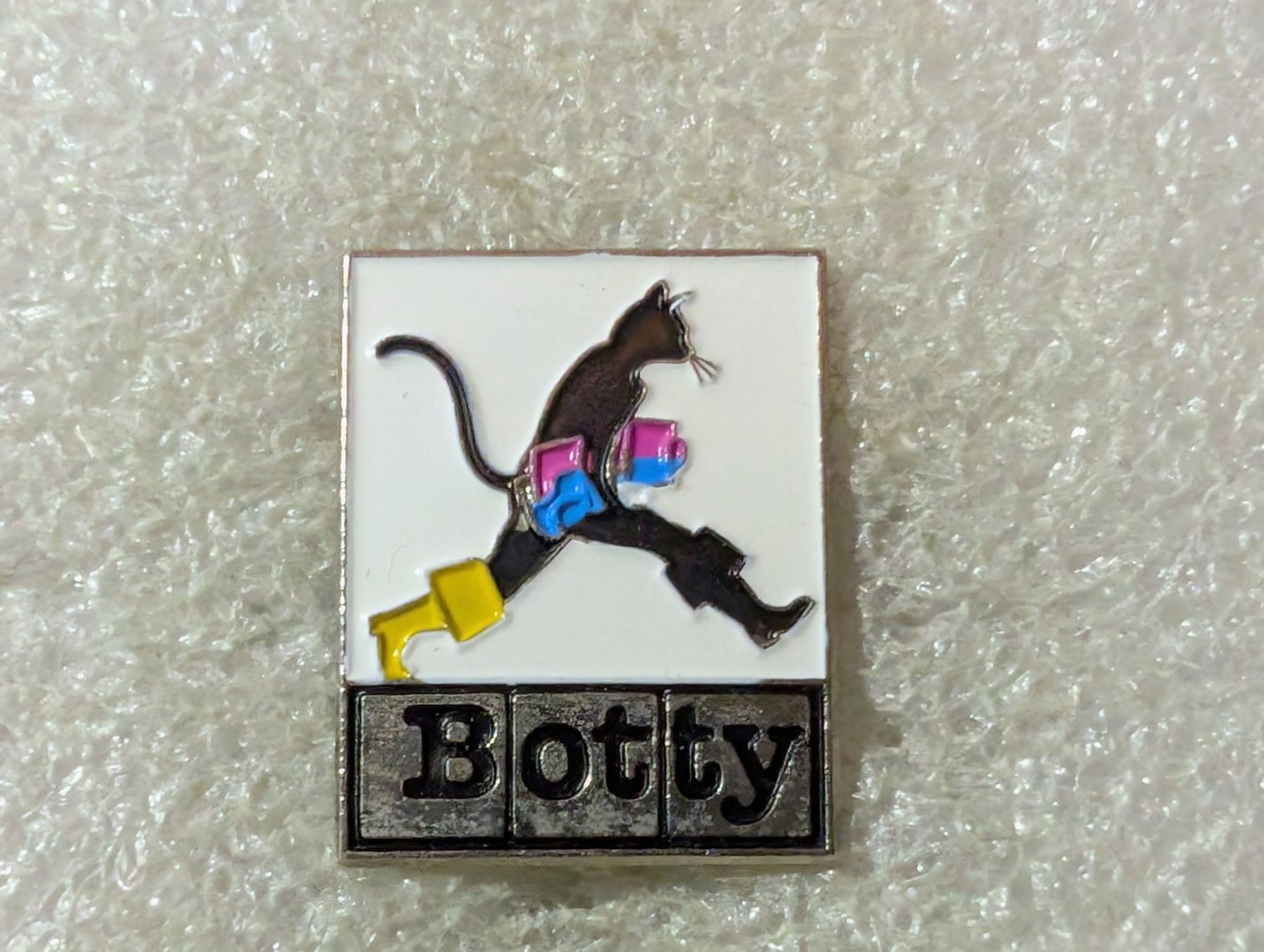 Placchette & Badge: Ansteckpin 131: Botty – Usato da Oppligen venduto da Pin-Fall-Shop