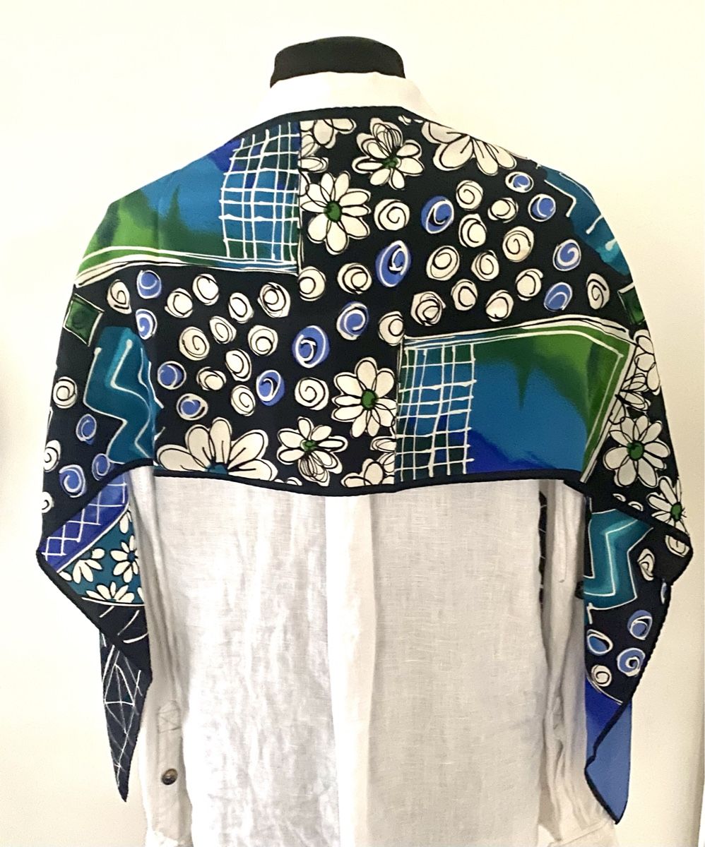 Foulards & écharpes: Künstlerischer Seidenschal Patchwork Blumen Blau 27x145cm – D'occasion à Jona par Flamingoo