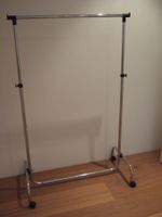Teleskop Kleiderstange, Garderobe auf Rollen, mit 2 Haken